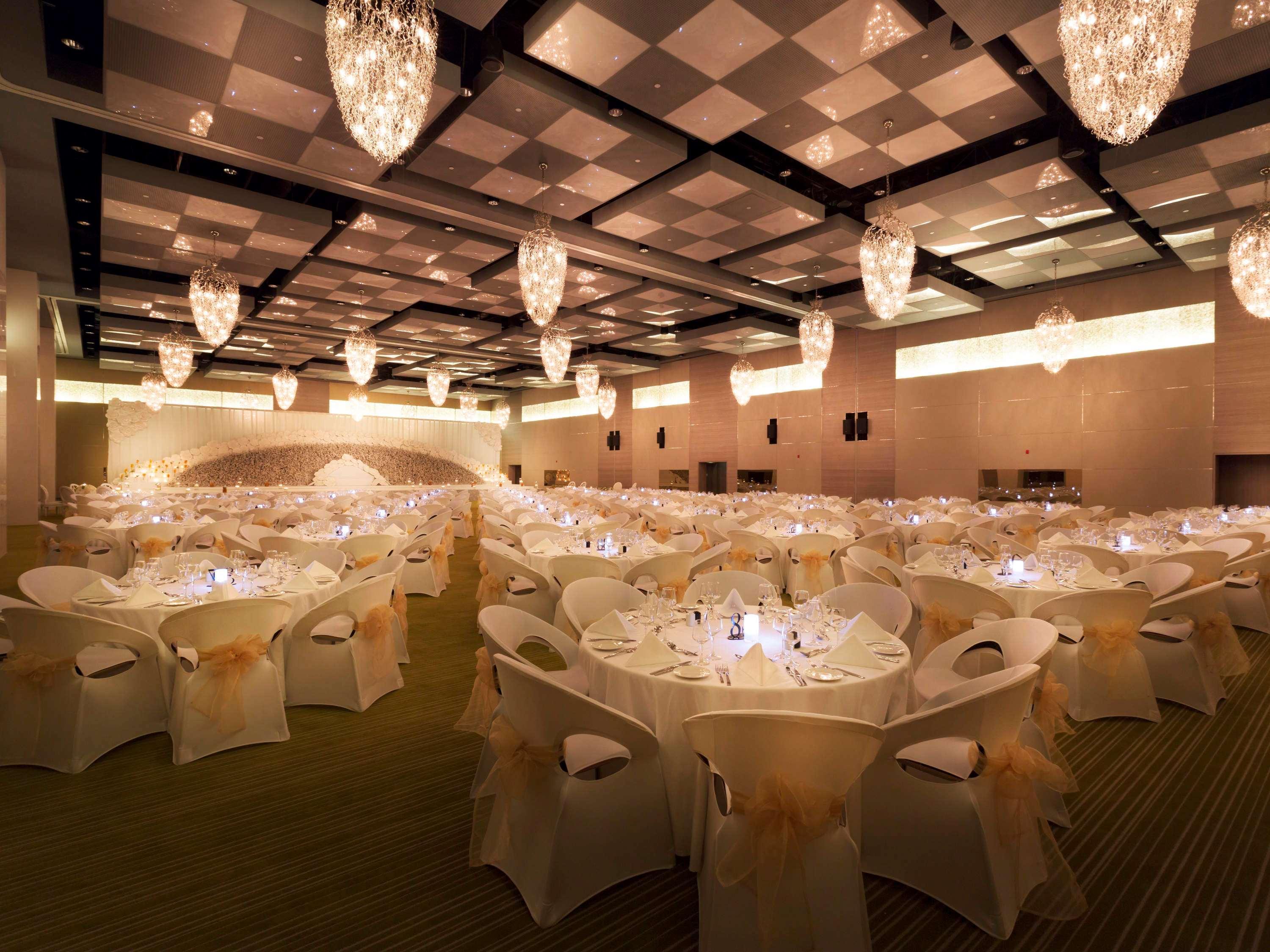 Adagio Al Bustan Aparthotel